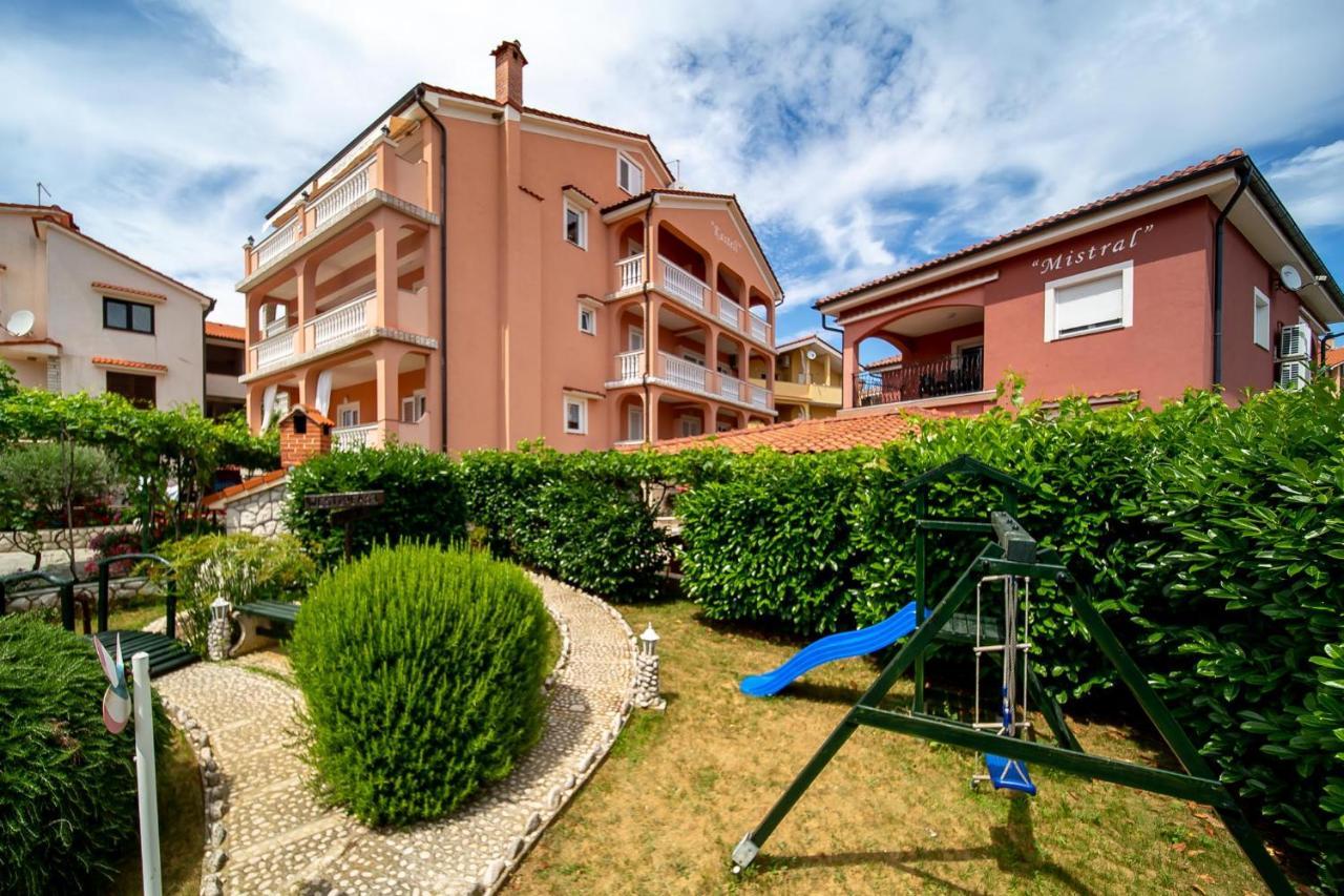 Kastell Apartments Lopar Dış mekan fotoğraf